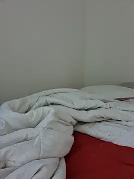 Snapshot of Michou02xXx chatting on September 28, 7:04 am Michou02xXx online show from September 28, 7:04 am