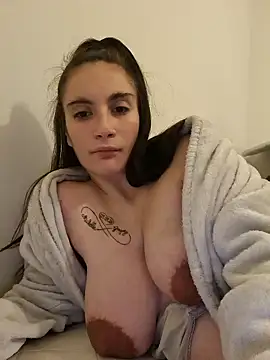 Snapshot of Michou02xXx chatting on November 22, 7:57 pm Michou02xXx online show from November 22, 7:57 pm