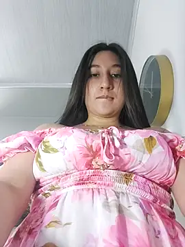 Snapshot of LunaBaby- chatting on September 24, 11:17 am LunaBaby- online show from September 24, 11:17 am