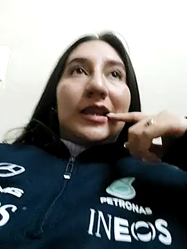 Snapshot of LunaBaby- chatting on October 18, 12:12 am LunaBaby- online show from October 18, 12:12 am