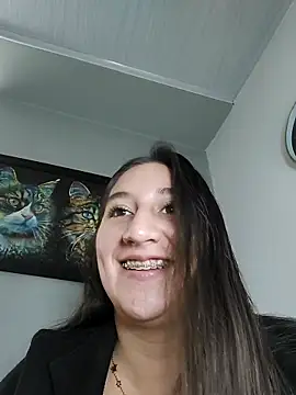 Snapshot of LunaBaby- chatting on October 13, 11:12 am LunaBaby- online show from October 13, 11:12 am