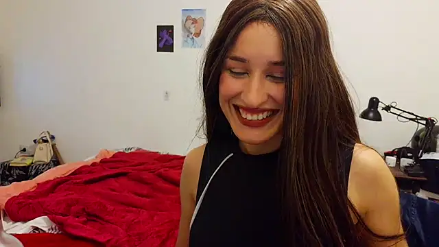 Snapshot of kendrafarq chatting on June 1, 2:56 am kendrafarq online show from June 1, 2:56 am