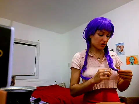 Snapshot of kendrafarq chatting on May 8, 2:37 am kendrafarq online show from May 8, 2:37 am