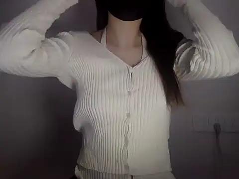 Mia 8 online show from April 9, 5:19 pm