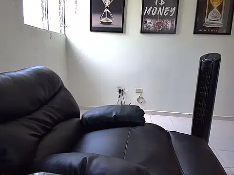 Dollarhot30 online show from March 29, 2:30 pm