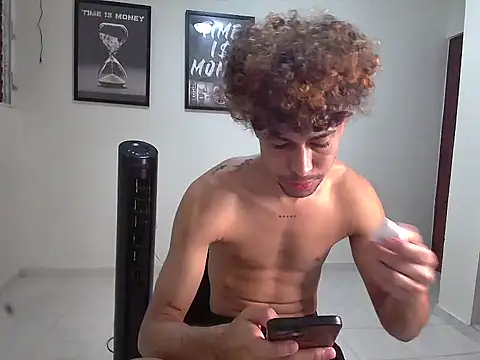 Dollarhot30 online show from February 17, 10:12 am