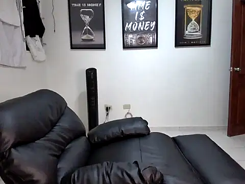 Dollarhot30 online show from April 14, 4:28 am