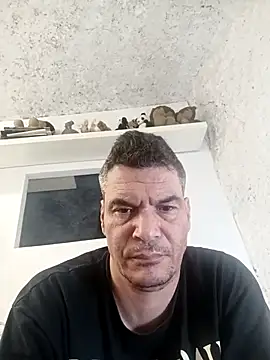 Snapshot of twitshe chatting on November 18, 1:43 am twitshe online show from November 18, 1:43 am