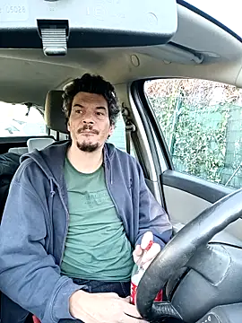 Snapshot of twitshe chatting on November 7, 2:21 pm twitshe online show from November 7, 2:21 pm