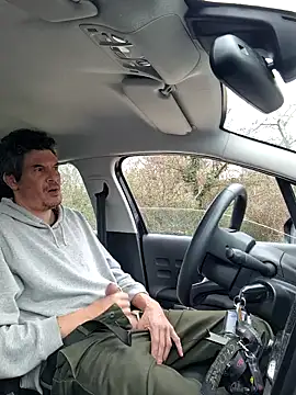 twitshe online show from February 5, 1:18 pm