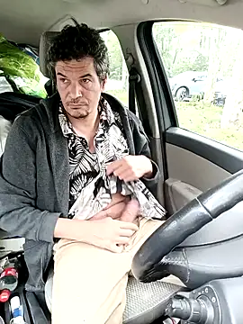 Snapshot of twitshe chatting on October 13, 12:51 pm twitshe online show from October 13, 12:51 pm