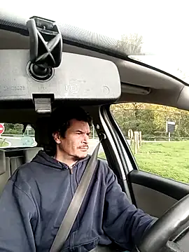 Snapshot of twitshe chatting on October 30, 1:42 pm twitshe online show from October 30, 1:42 pm