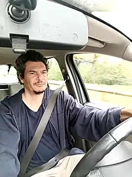 Snapshot of twitshe chatting on October 29, 11:09 am twitshe online show from October 29, 11:09 am