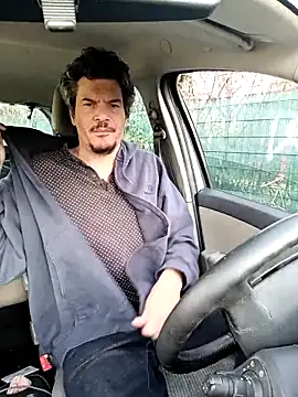 Snapshot of twitshe chatting on November 6, 2:21 pm twitshe online show from November 6, 2:21 pm