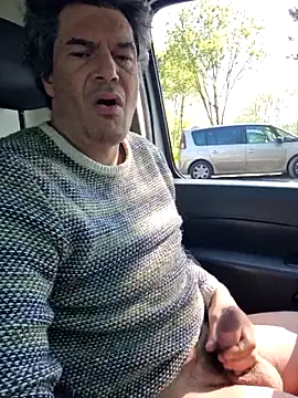 twitshe online show from April 15, 8:42 am