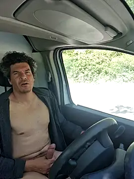 twitshe online show from April 17, 9:45 am