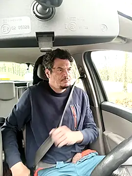 Snapshot of twitshe chatting on November 2, 12:43 pm twitshe online show from November 2, 12:43 pm