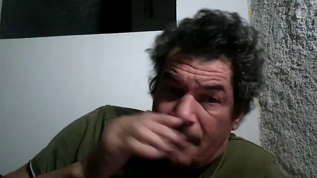 Snapshot of twitshe chatting on October 21, 10:53 pm twitshe online show from October 21, 10:53 pm