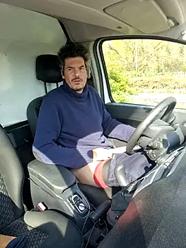 twitshe online show from March 24, 9:09 am