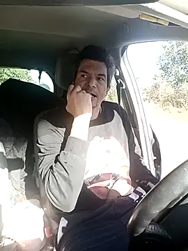 Snapshot of twitshe chatting on October 6, 1:34 pm twitshe online show from October 6, 1:34 pm