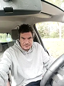 Snapshot of twitshe chatting on October 15, 9:39 am twitshe online show from October 15, 9:39 am