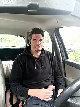 Snapshot of twitshe chatting on October 10, 8:37 am twitshe online show from October 10, 8:37 am