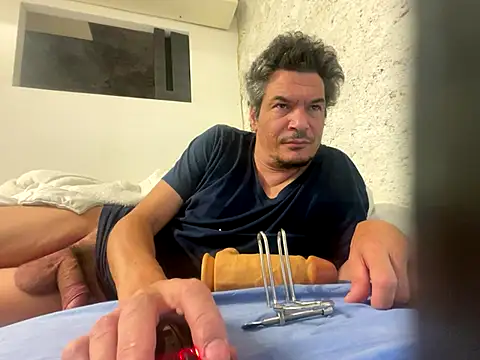 Snapshot of twitshe chatting on October 30, 12:31 am twitshe online show from October 30, 12:31 am