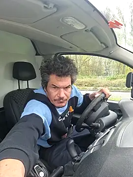 twitshe online show from March 25, 12:37 pm