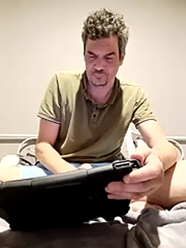 twitshe online show from January 11, 8:49 pm