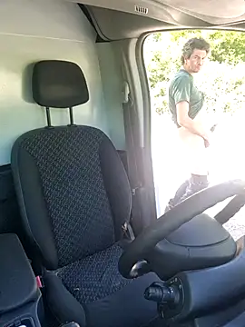 twitshe online show from April 16, 12:50 pm