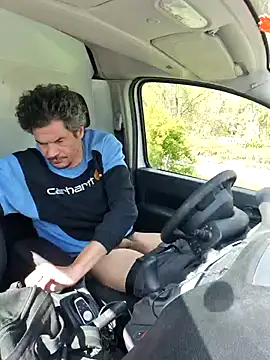 twitshe online show from March 27, 11:33 am