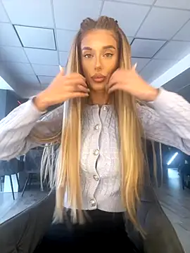 EllieRedd online show from September 24, 5:58 am