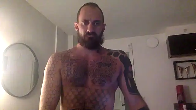 Bearlyfuckinglogan online show from July 1, 3:01 pm