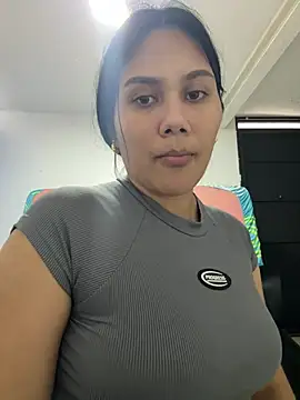 burbuja02 online show from April 14, 8:25 pm