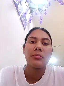 Snapshot of burbuja02 chatting on September 11, 2:39 pm burbuja02 online show from September 11, 2:39 pm