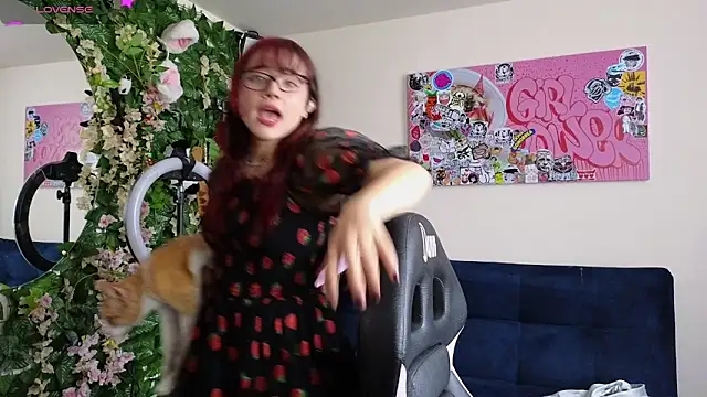 Snapshot of MiaVelvetDoll chatting on February 12, 5:23 pm MiaVelvetDoll online show from February 12, 5:23 pm