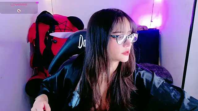 Snapshot of MiaVelvetDoll chatting on November 11, 2:01 pm MiaVelvetDoll online show from November 11, 2:01 pm