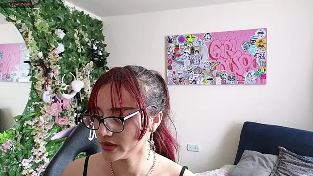 Snapshot of MiaVelvetDoll chatting on May 23, 2:38 pm MiaVelvetDoll online show from May 23, 2:38 pm