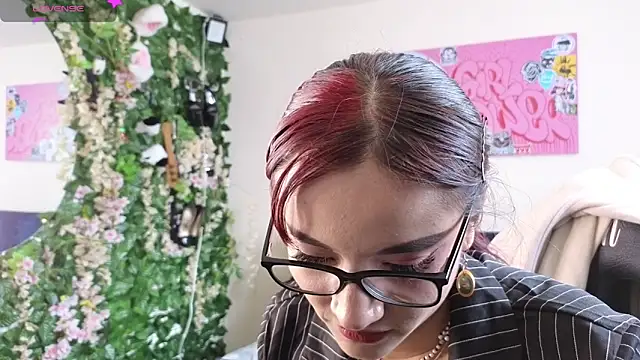 Snapshot of MiaVelvetDoll chatting on February 11, 2:39 pm MiaVelvetDoll online show from February 11, 2:39 pm