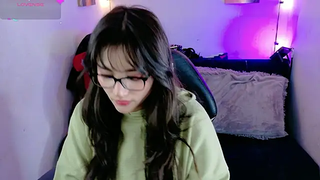 Snapshot of MiaVelvetDoll chatting on November 21, 1:43 pm MiaVelvetDoll online show from November 21, 1:43 pm