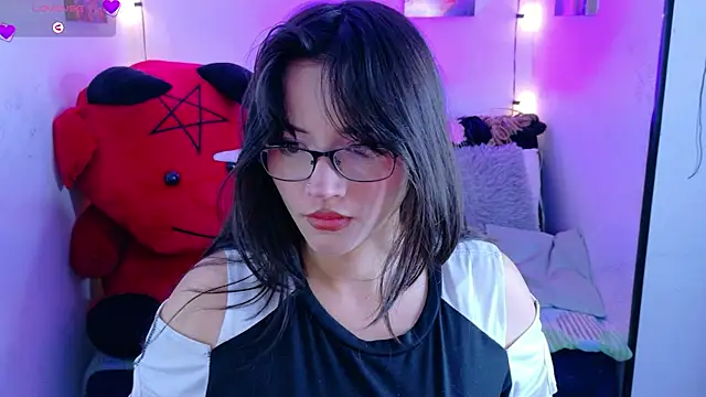 Snapshot of MiaVelvetDoll chatting on September 10, 1:43 pm MiaVelvetDoll online show from September 10, 1:43 pm