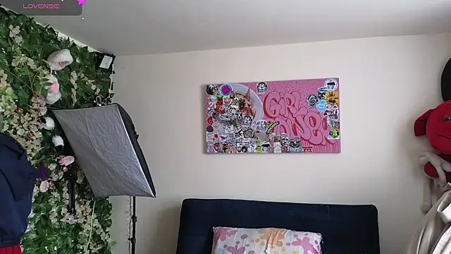 MiaVelvetDoll online show from March 18, 2:41 pm