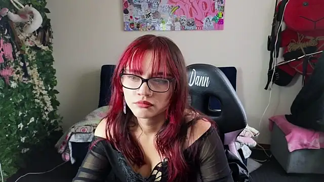 Snapshot of MiaVelvetDoll chatting on May 4, 2:09 pm MiaVelvetDoll online show from May 4, 2:09 pm