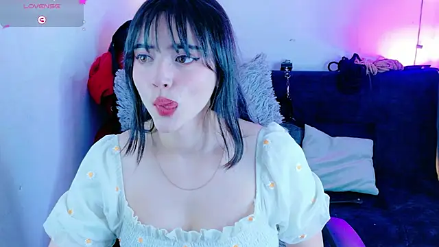 Snapshot of MiaVelvetDoll chatting on November 10, 2:11 pm MiaVelvetDoll online show from November 10, 2:11 pm