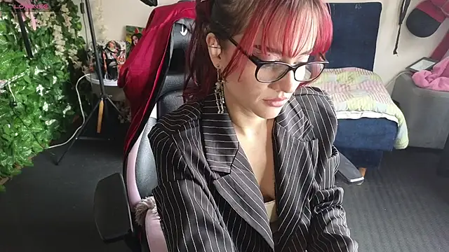 Snapshot of MiaVelvetDoll chatting on July 4, 2:32 pm MiaVelvetDoll online show from July 4, 2:32 pm
