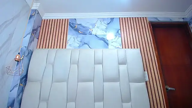 CharlotteSchmidtt online show from January 8, 11:27 am