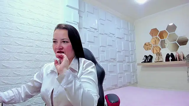 CharlotteSchmidtt online show from December 22, 11:32 am