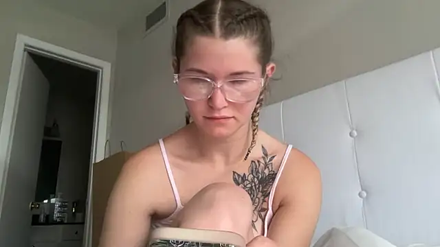 Riley ray69 online show from March 25, 1:21 pm