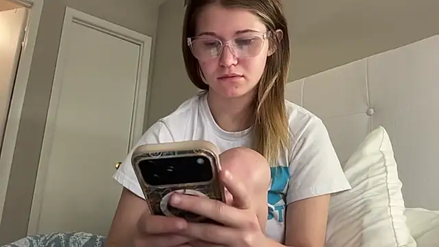 Riley ray69 online show from April 7, 3:36 pm