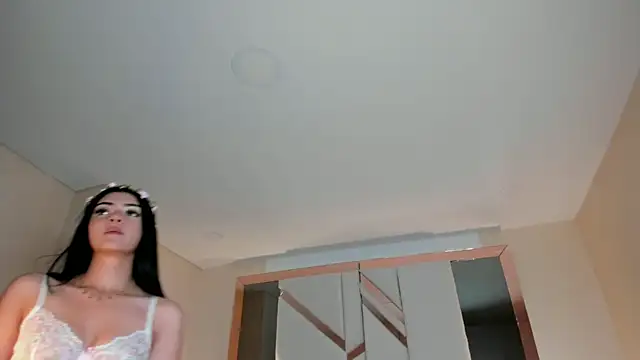 EmmaStonns online show from November 10, 2:11 pm